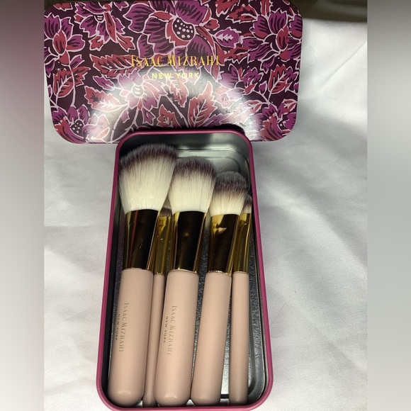 Isaac Mizrahi makeup brushes mini in travel tin - Picture 3 of 4